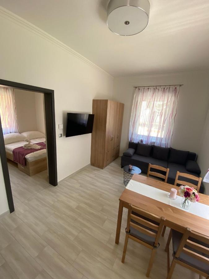Karinthy ház Siófok Exterior foto