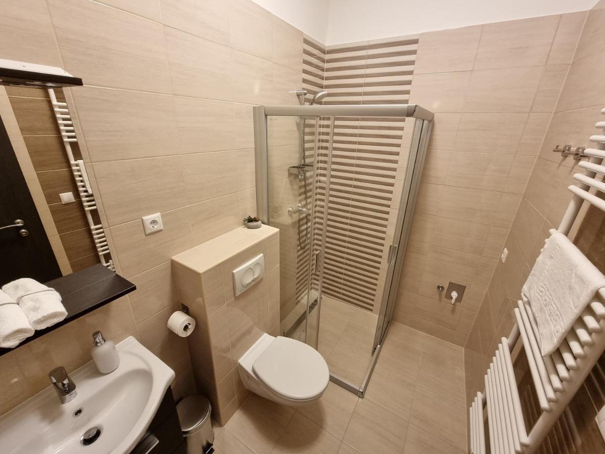 Karinthy ház Siófok Exterior foto